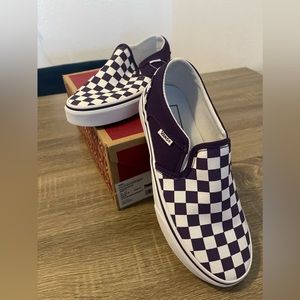 Vans NWT Women’s Asher slip-ons sz 6. Purple/Violet checkerboard